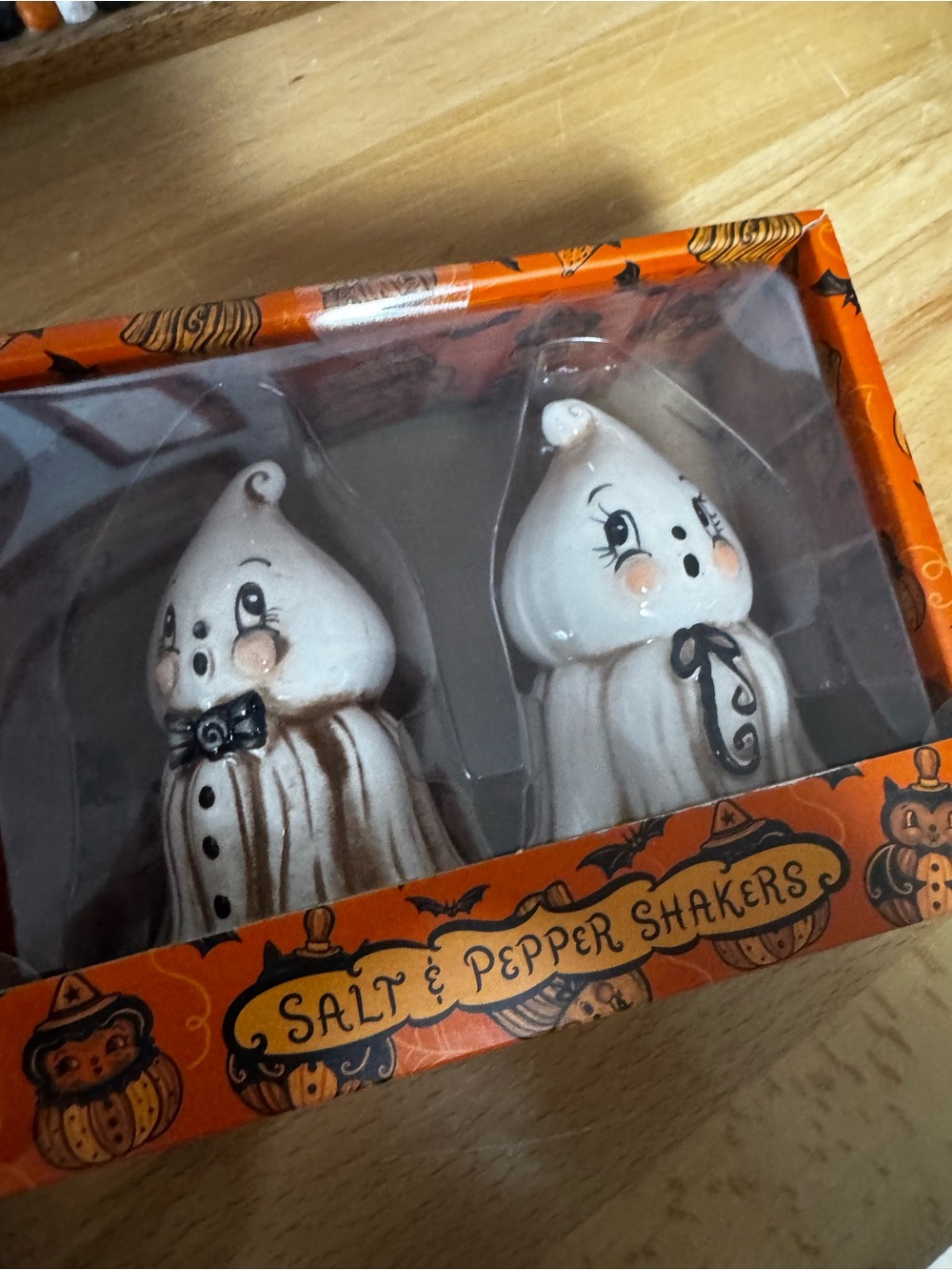 Johanna Parker Kooky Spooky Mr & Mrs Ghost Halloween Salt & Pepper Shakers NEW